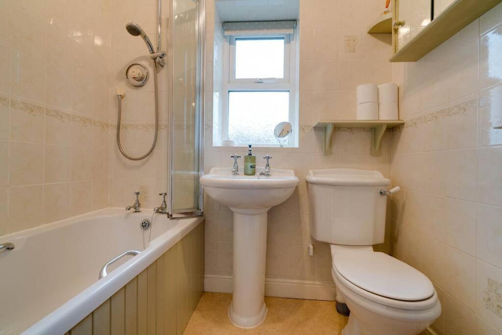 Barley Cottage Whittington  Екстер'єр фото