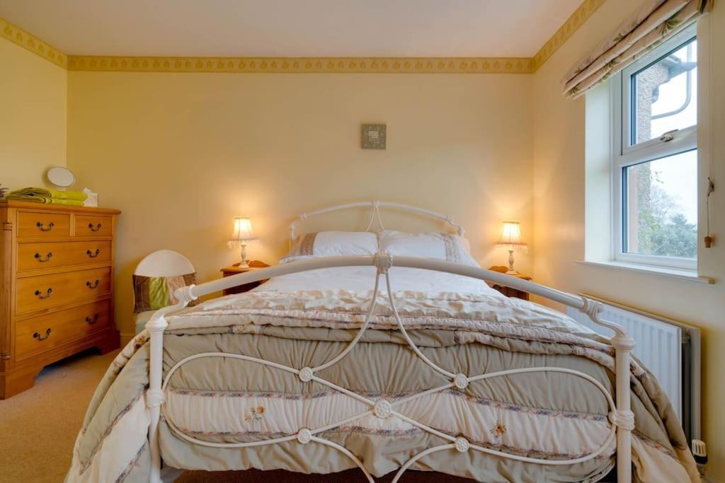 Barley Cottage Whittington  Екстер'єр фото